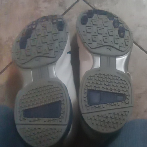 Puma sneakers size 8/men - Picture 3 of 3